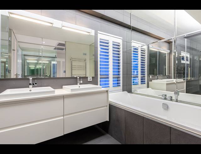 3 BEDROOM HOUSE TO LET IN CAMPS BAY